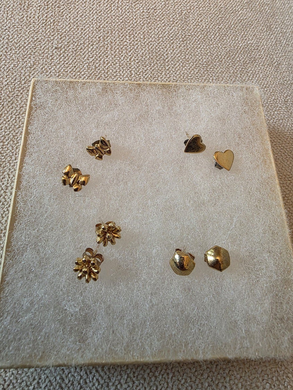 Gold Tone Stud Earring Lot Hearts Floral Geometric Set of 4 Pairs